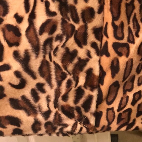 🚨LAST CHANCE 🚨Philosophy Leopard Faux Fur Blazer - Picture 5 of 6